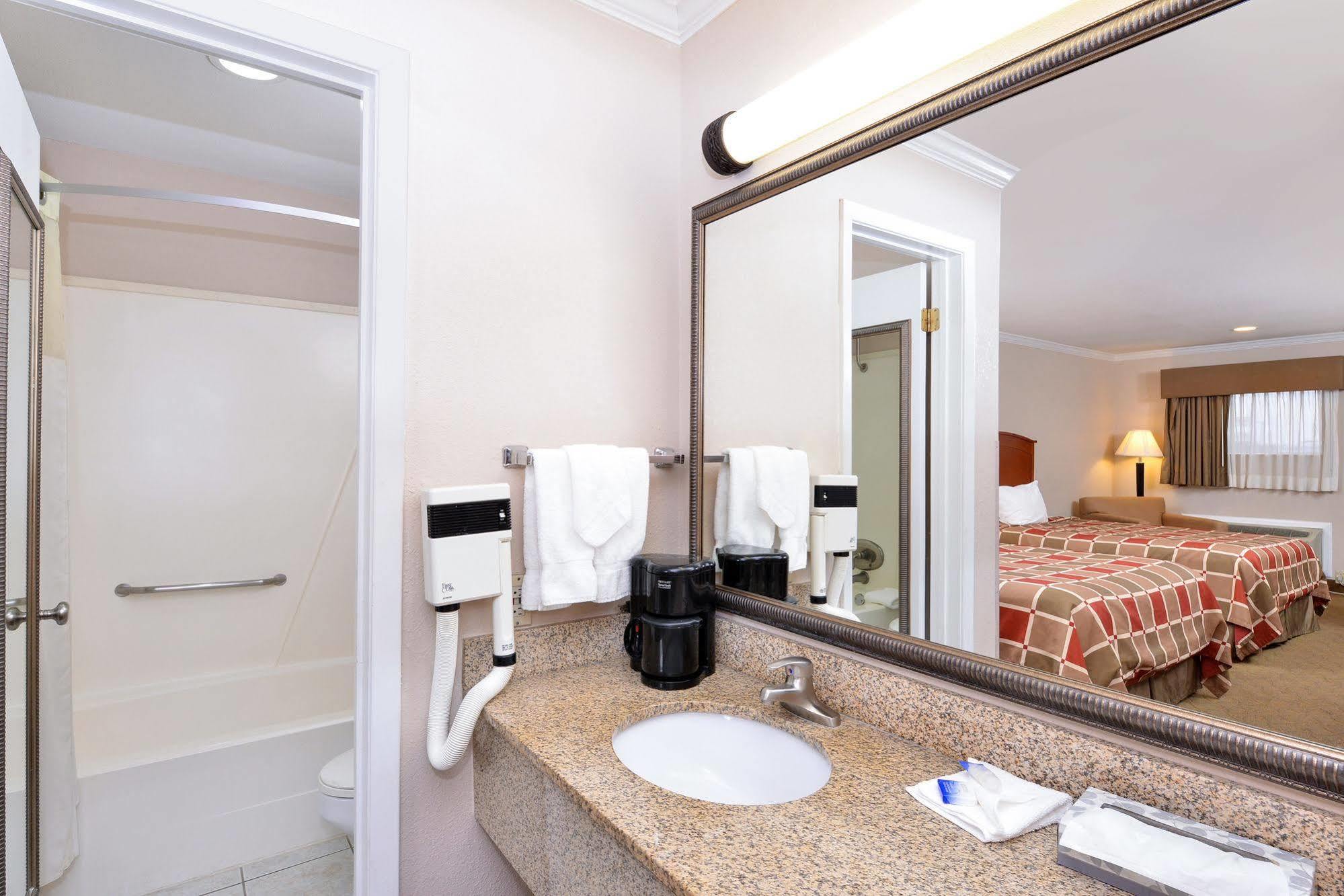Surestay Hotel By Best Western Rockdale Zewnętrze zdjęcie